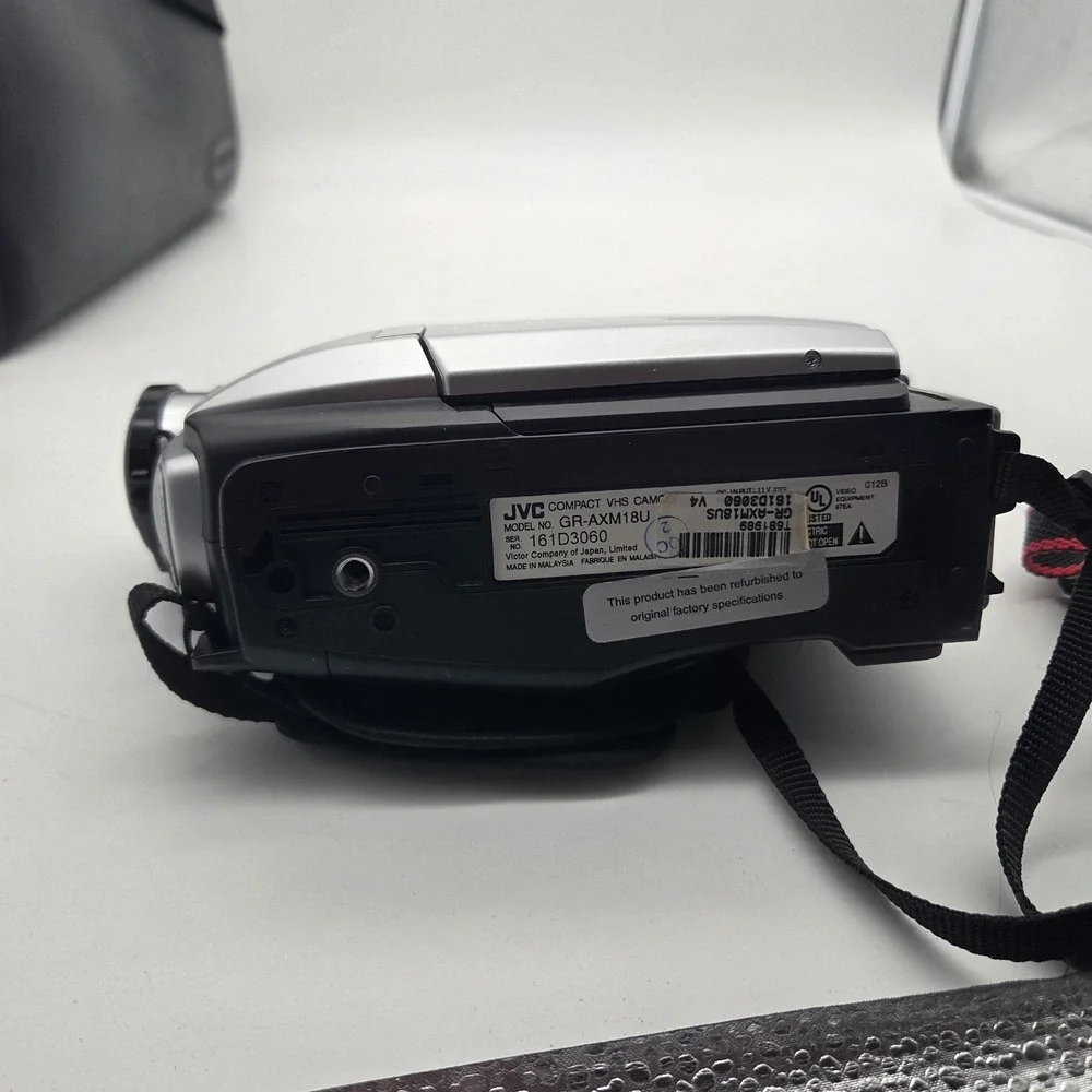 UNTESTED JVC GR-AXM18U Camcorder 2.5